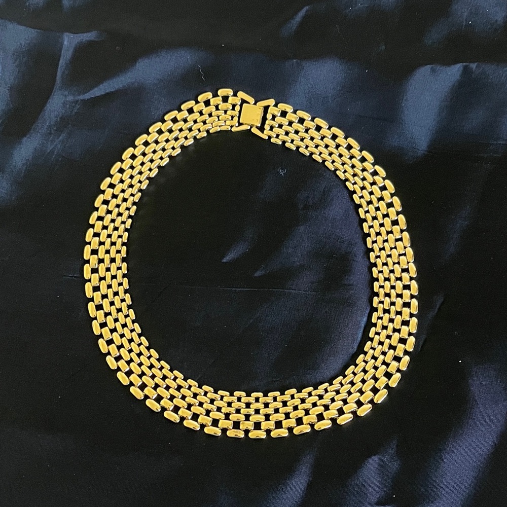 Gold Colored necklace